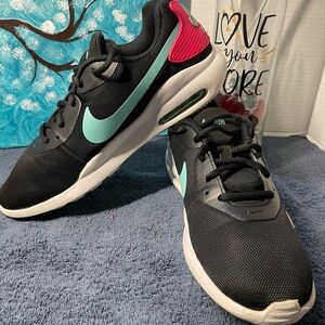 Nike Air Max Oketo sneakers in a black aurora green, and pink colorway size 9.5